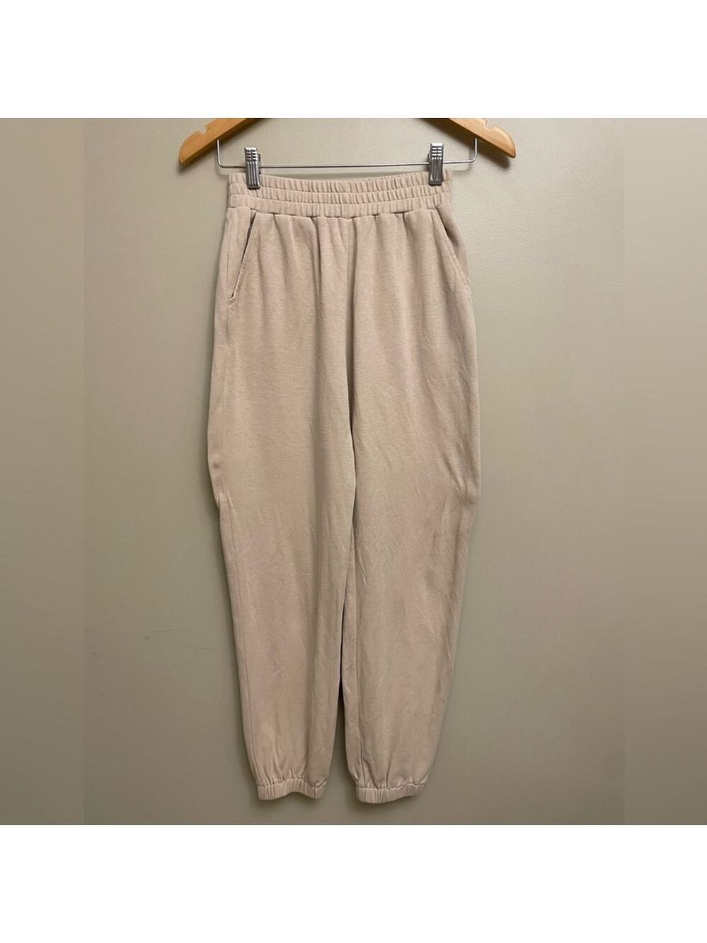Vince Joggers Neutral Tan Small Pockets Casual Quiet Luxury